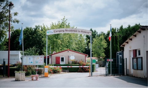 Entrée du camping la rivière à sainte Cécile